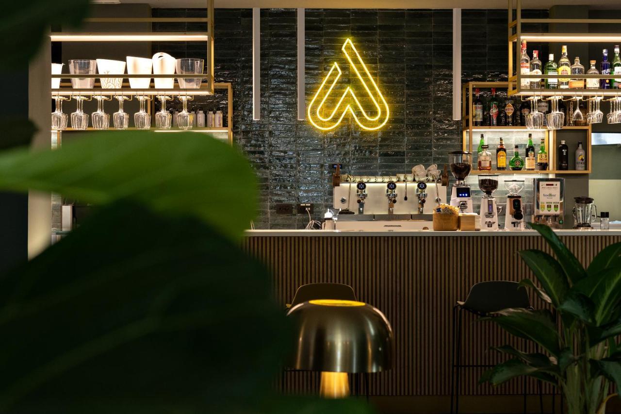Arryvo Hotel เลชเช ภายนอก รูปภาพ