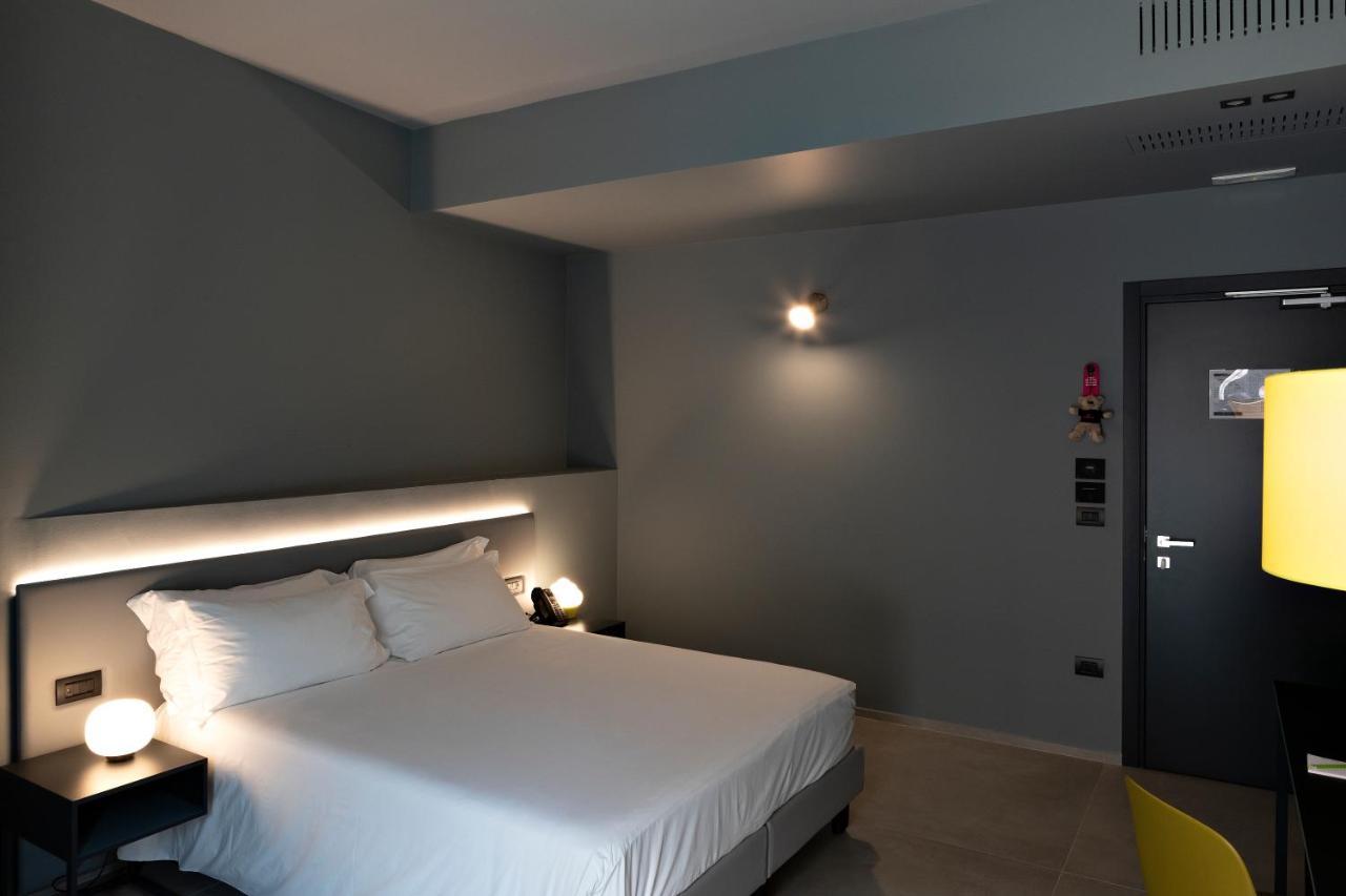 Arryvo Hotel เลชเช ภายนอก รูปภาพ